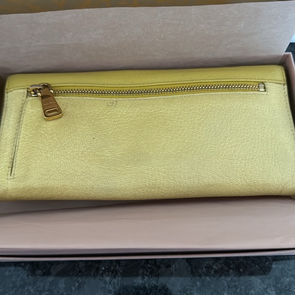 🌺💛 Great Gift‼️ Lovely Miu Miu long leather wallet in the box. 💛💛💛 - Picture 2 of 6